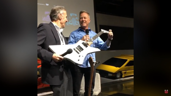 Metallica: la prima apparizione in pubblico di James Hetfield dopo il rehab (video)