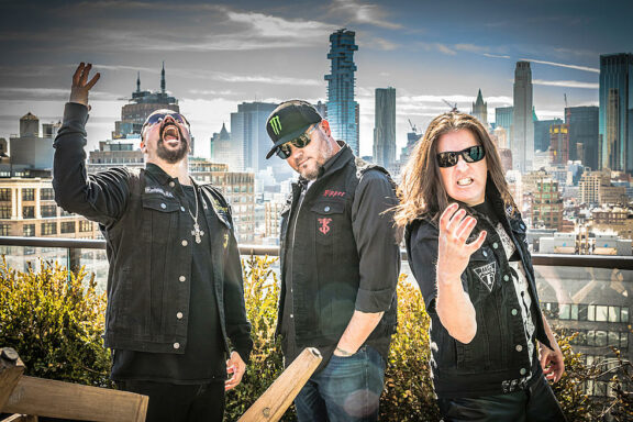 The Three Tremors (‘Ripper’ Owens, Sean Peck, Harry Conklin): il video di ‘Sonic Suicide’