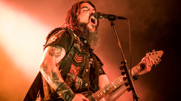 Machine Head: ecco il nuovo lyric video della canzone politicamente impegnata ‘Bulletproof’