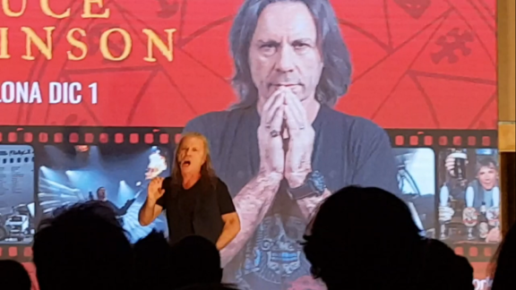 Iron Maiden: Bruce Dickinson canta a cappella ‘Man Of Sorrows’