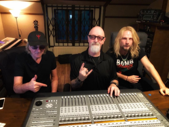 Judas Priest: dallo studio, Tipton, Halford e Faulkner al lavoro sul nuovo disco