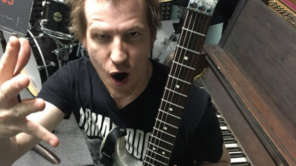 Arch Enemy: l’ex chitarrista Chris Amott pubblica un disco synthwave