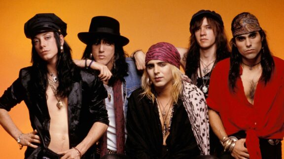 Faster Pussycat: ascolta la cover di ‘Pirate Love’ di Johnny Thunders & The Heartbreakers