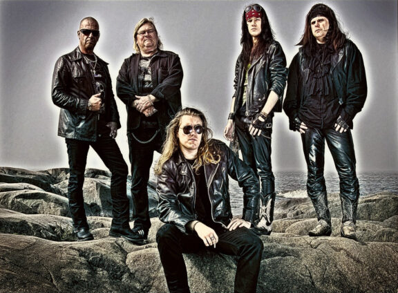 OZ: il lyric video di ‘Break Out’ dal nuovo album “Forced Commandments”