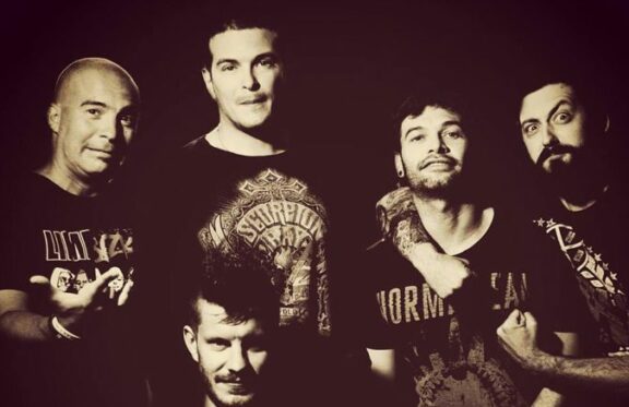 Under Static Movement: annunciato il nuovo singolo ‘Paper Skin’