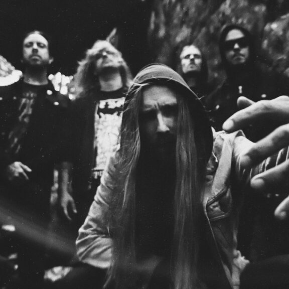 Mass Worship: guarda il visualizer video di ‘Dreamless Graves’