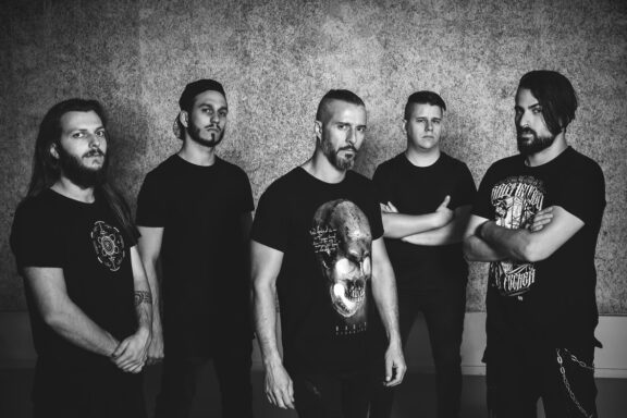 Disconnected: guarda il videoclip ufficiale di ‘Unstoppable’