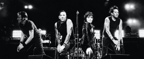 Joan Jett & The Blackhearts: la nuova versione di Light of Day’ dalla casa dei musicisti
