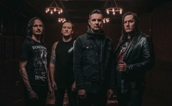 Kill The Lights: guarda il drum playthrough video (Michael ‘Moose’ Thomas) di ‘Shed My Skin’