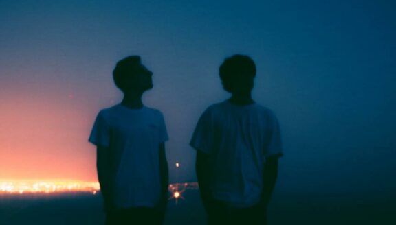 Midnight Kids (con Dylan Jagger Lee): debutta con un EP la band del figlio Tommy Lee
