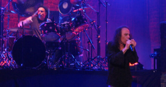 Ronnie James Dio: Vinny Appice, ‘Era l’unico a non riscaldare mai la voce prima di un concerto’