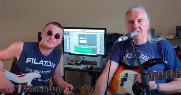 Saxon: Biff Byford e suo figlio Seb celebrano i 40 anni di “Wheels of Steel” con una versione acustica della title-track