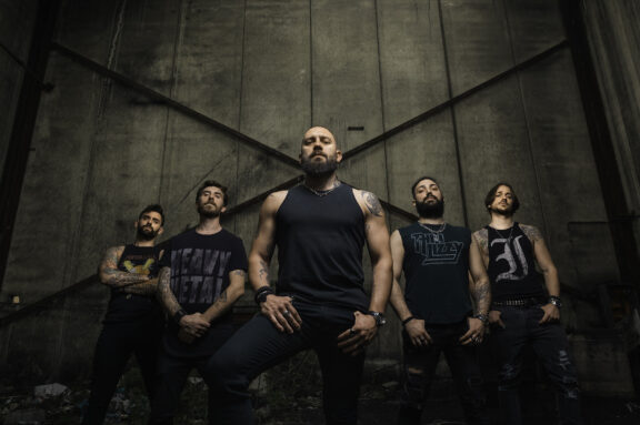 The Human Tornado: online la versione acustica di ‘Welcome Home’