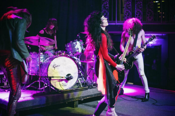 Starbenders: guarda il video dal vivo di ‘Holy Mother’ (Live from Maze Studios)