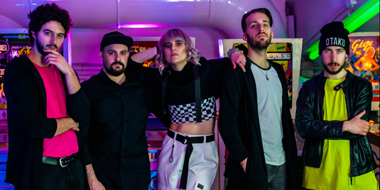 Perpetual Fate: la cover e il videoclip del brano ‘Applause’ di Lady Gaga