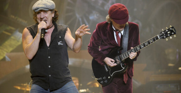 AC/DC: orologio per celebrare il 50° anniversario della band