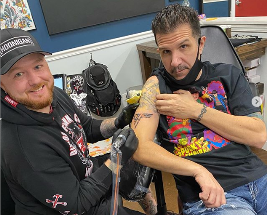 Charlie Benante (Anthrax): un tatuaggio in onore a Eddie Van Halen