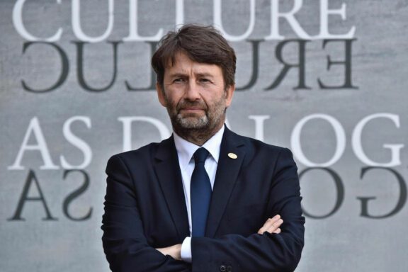 Il ministro Dario Franceschini: “Non diminuiremo i limiti sul numero di spettatori per gli eventi dal vivo”