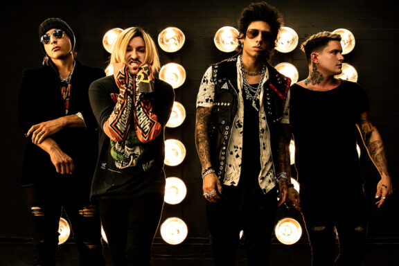 Escape The Fate: realizzato il nuovo singolo ‘Invincible’ (con Lindsey Stirling)