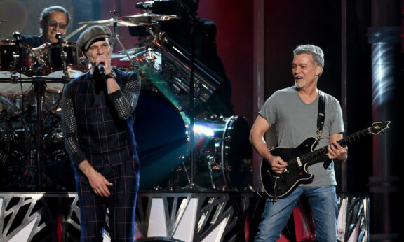 Eddie Van Halen: le sue ceneri sparse in mare