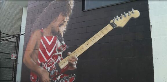 Van Halen: artista canadese realizza murales per Eddie