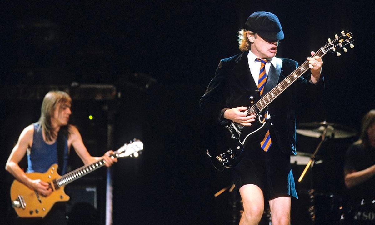 AC/DC: Angus Young, 