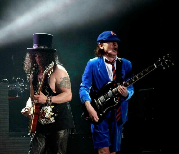 AC/DC: Slash, “Power Up è una bomba, non vedo l’ora di vedere gli AC/DC dal vivo!”