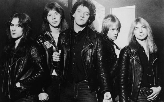 Iron Maiden: Adrian Smith ricorda l’allontanamento di Clive Burr e Paul Di’Anno e ammette, ‘ci sono andato vicino anch’io’