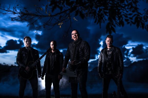 Six Foot Six: il lyric video di ‘The Last Days of Our Lives’