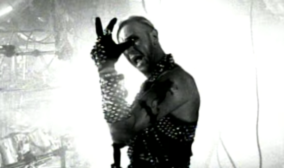 Judas Priest: Rob Halford, ‘sarebbe inutile provare a ricatturare l’essenza di “Painkiller”‘