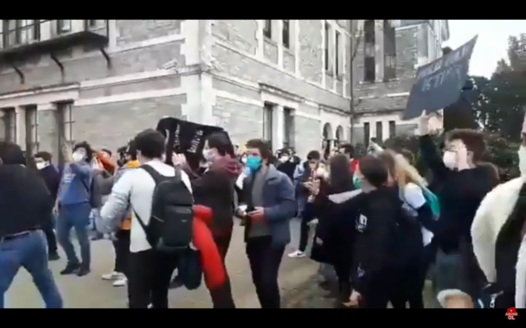 Metallica: ‘Master Of Puppets’ usata come colonna sonora delle proteste in una prestigiosa università turca