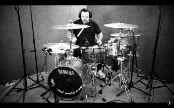 Sepultura: il playthrough di batteria di ‘Territory’ in un nuovo video di Igor Cavalera
