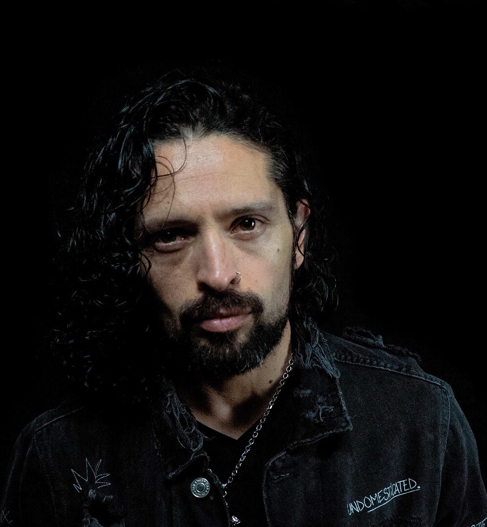 Ромеро вокалист. Ronnie romero rainbow. Рони ромеро. Ронни ромеро фото. Солист rainbow.