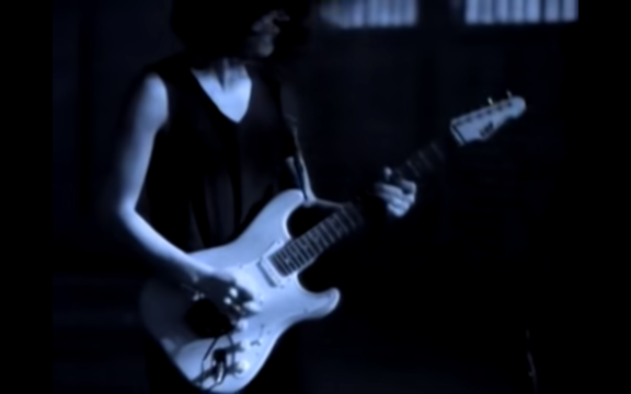 Metallica: all’asta la chitarra usata da Kirk Hammett nel video di ‘One’