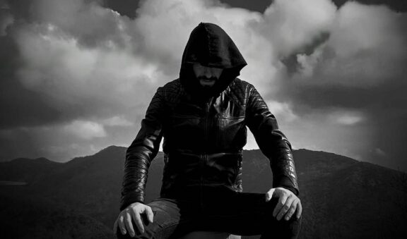 Kolossus: ecco il videoclip ufficiale di ‘Outsider’