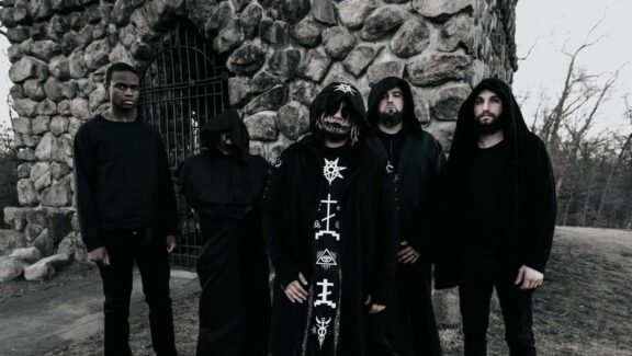Worm Shepherd: il guitar playthrough video di ‘The Crimson Moon Unwithered’