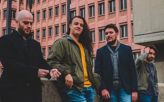 Alogon: annunciato un nuovo singolo con Ashe O’Hara (ex-TesseracT, Voices From The Fuselage)
