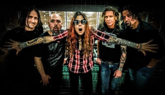 Resist & Bite: il music video di ‘I’ per la nuova band dell’ex-chitarrista dei Tesla Tommy Skeoch