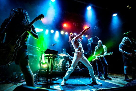 Andrew W.K.: il video di ‘Stay True to Your Heart’ dal nuovo LP “God Is Partying”, in uscita domani