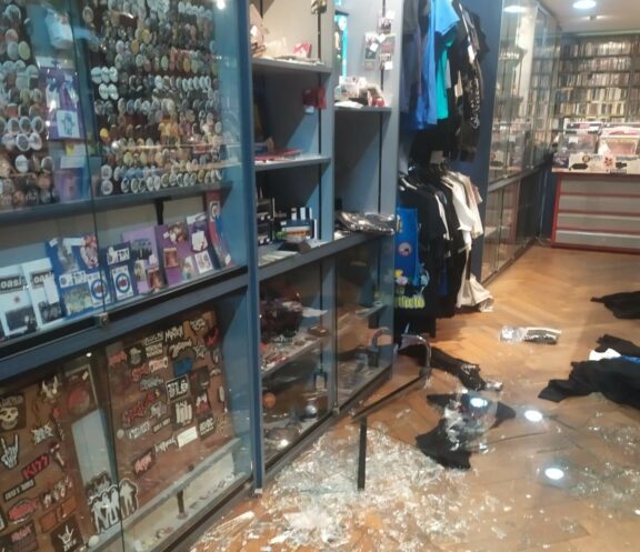 Rock&Folk: vandalizzato e derubato il noto negozio di Torino