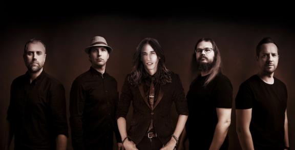 Cap Outrun: annunciano il nuovo album “High On Deception”, fuori il video della title-track