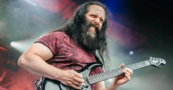 Dream Theater: John Petrucci ammette la sua frustrazione, “Quella di posticipare il tour non è stata una decisione unanime”