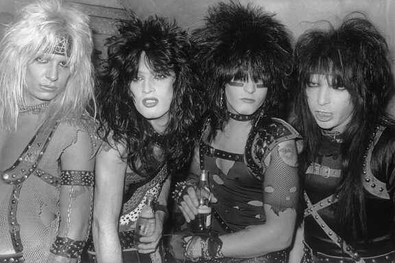 Mötley Crüe: ascolta ‘Live Wire’ dall’imminente remaster di “Too Fast For Love”