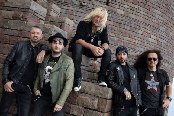 CoreLeoni (con Leo Leoni dei Gotthard): il video del nuovo singolo ‘Purple Dyamite’