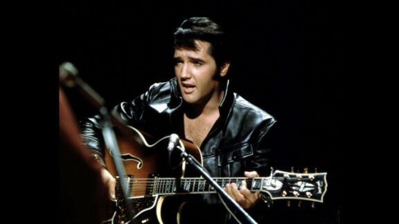 Gibson Guitars: il leggendario Elvis Presley rivive nelle chitarre Elvis SJ-200 ed Elvis Dove