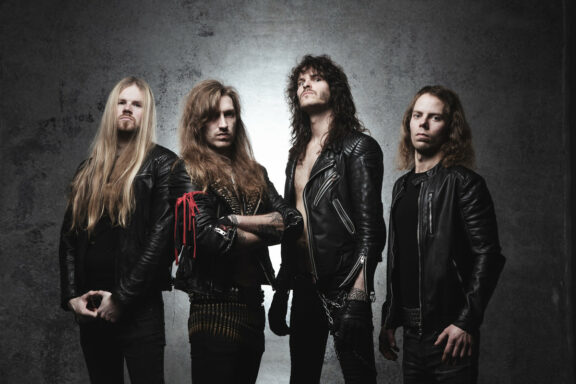 Evil Invaders: imminente il nuovo album, il guitar playthrough di ‘In Deepest Black’