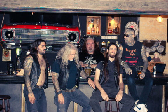 Mirror: nuovo album su Cruz Del Sur Music, il video di ‘All Streets Are Evil’