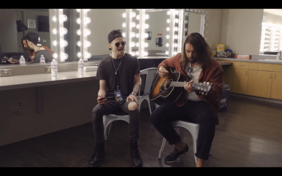 Guns N’ Roses: il nuovo cantante degli Skid Row, Erik Grönwall, canta ‘Nightrain’