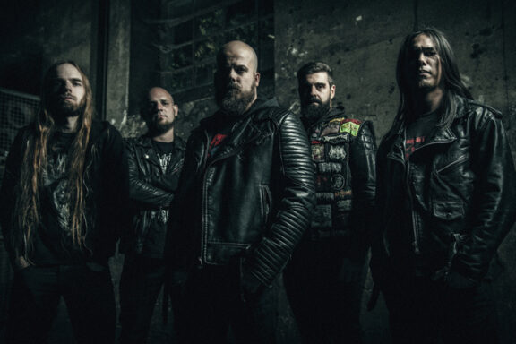 Nightbearer: a giugno il nuovo “Ghosts Of A Darkness To Come”; guarda il video di ‘The Shadow’s Waiting’