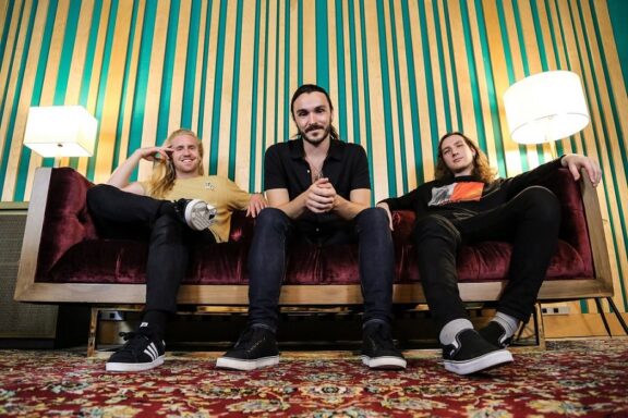 Interloper: guarda il video del nuovo singolo ‘My Flame Deadened’